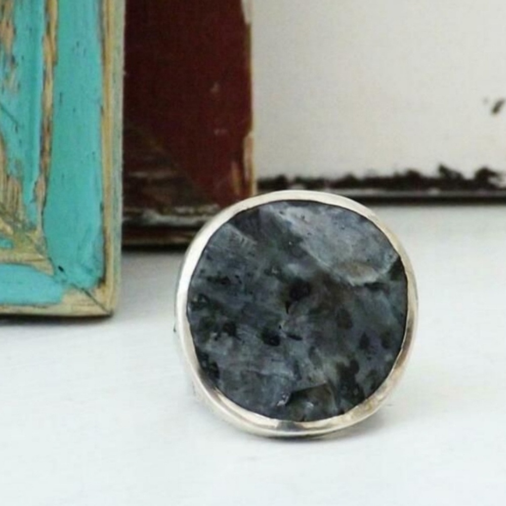 Silpada Black/gray Wavy Feldspar Ring